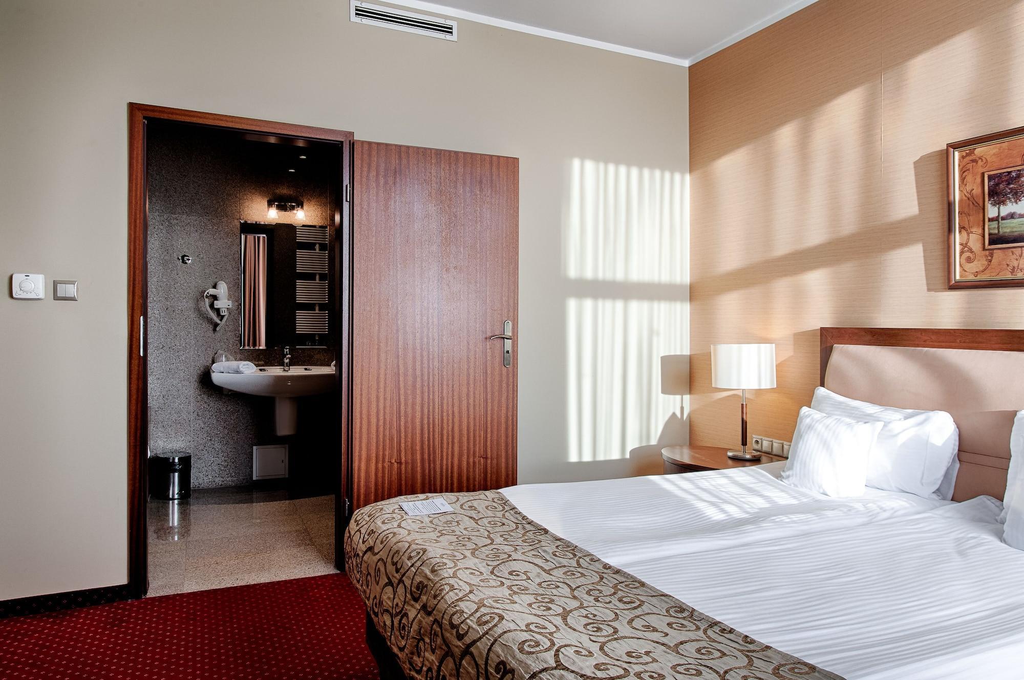 Grand Royal Hotel