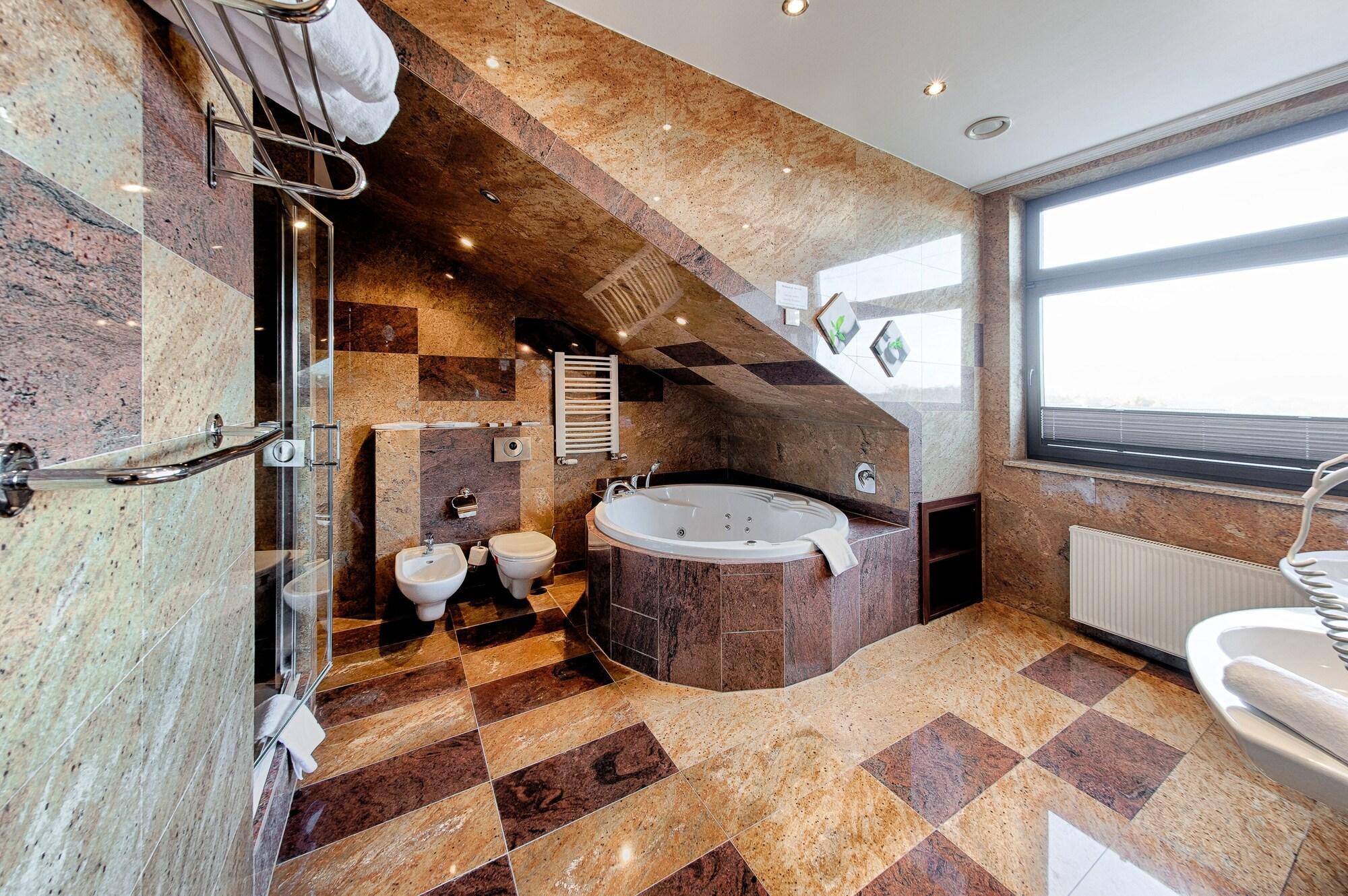 Grand Royal 4* Poznań
